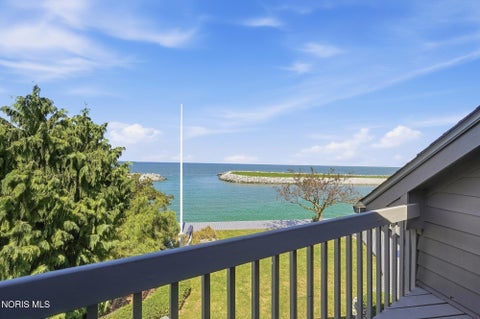 Tiny photo for 2078 Driftwood Lane, Oregon, OH 43616 (MLS # 10013628)
