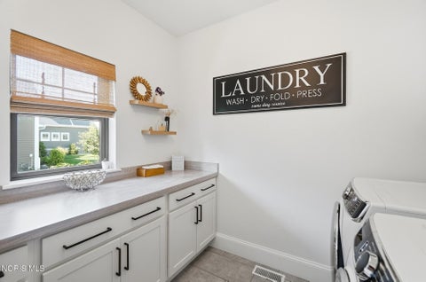 Tiny photo for 112 Grey Bridge Court, Perrysburg, OH 43551 (MLS # 10009932)