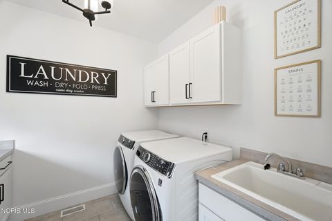 Tiny photo for 112 Grey Bridge Court, Perrysburg, OH 43551 (MLS # 10009932)