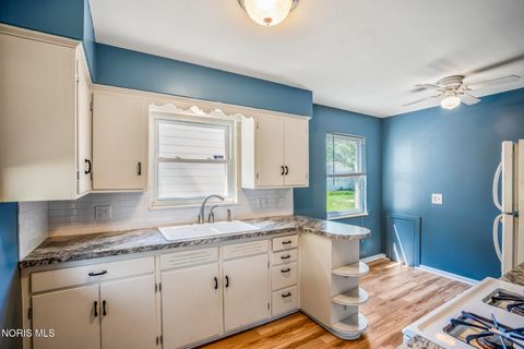 Tiny photo for 605 Eleanor Avenue, Toledo, OH 43612 (MLS # 10007960)