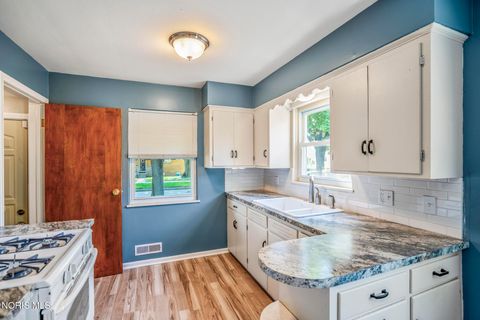 Tiny photo for 605 Eleanor Avenue, Toledo, OH 43612 (MLS # 10007960)