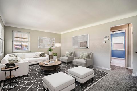 Tiny photo for 605 Eleanor Avenue, Toledo, OH 43612 (MLS # 10007960)