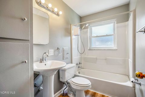 Tiny photo for 605 Eleanor Avenue, Toledo, OH 43612 (MLS # 10007960)