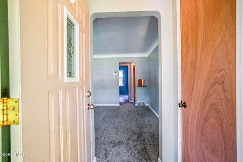 Tiny photo for 605 Eleanor Avenue, Toledo, OH 43612 (MLS # 10007960)