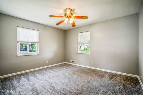 Tiny photo for 605 Eleanor Avenue, Toledo, OH 43612 (MLS # 10007960)