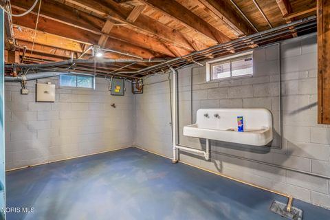 Tiny photo for 605 Eleanor Avenue, Toledo, OH 43612 (MLS # 10007960)