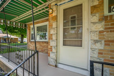 Tiny photo for 605 Eleanor Avenue, Toledo, OH 43612 (MLS # 10007960)