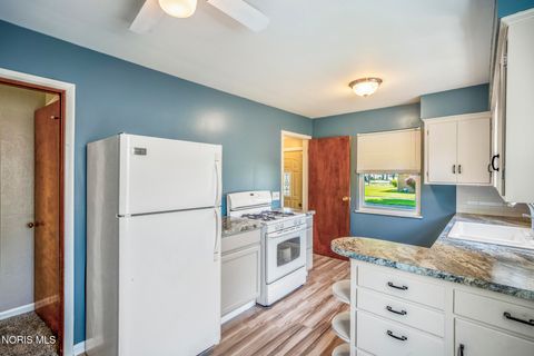 Tiny photo for 605 Eleanor Avenue, Toledo, OH 43612 (MLS # 10007960)