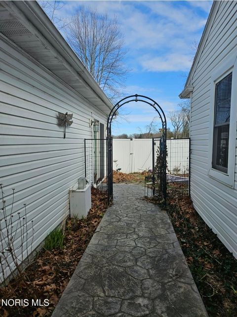 Tiny photo for 8010 Hill Avenue, Holland, OH 43528 (MLS # 10006356)