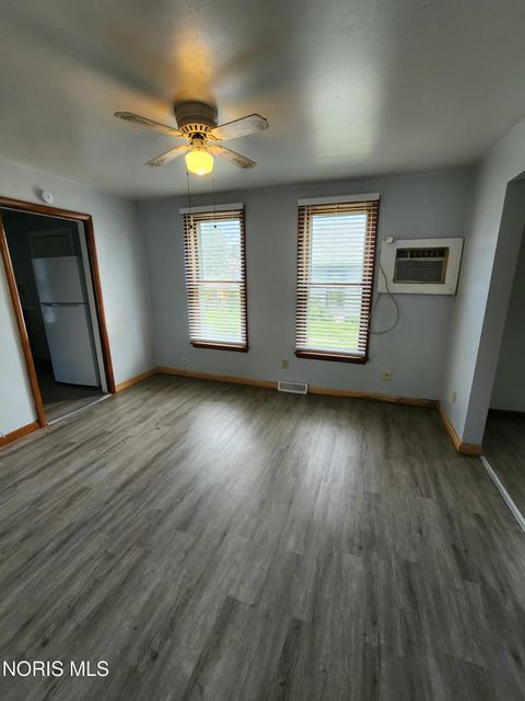 Tiny photo for 29 Magyar Street, Toledo, OH 43605 (MLS # 10008465)