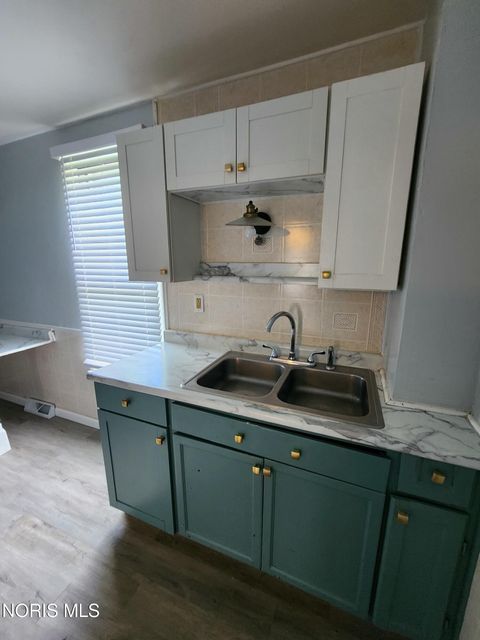 Tiny photo for 29 Magyar Street, Toledo, OH 43605 (MLS # 10008465)
