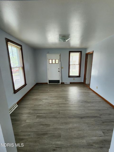 Tiny photo for 29 Magyar Street, Toledo, OH 43605 (MLS # 10008465)