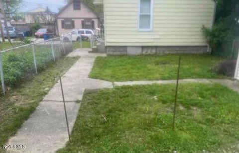 Tiny photo for 29 Magyar Street, Toledo, OH 43605 (MLS # 10008465)