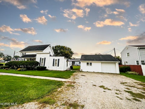Tiny photo for 799 S Wood Street, Fostoria, OH 44830 (MLS # 10014123)