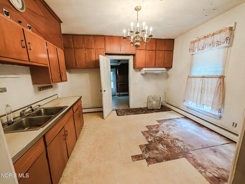 Tiny photo for 799 S Wood Street, Fostoria, OH 44830 (MLS # 10014123)