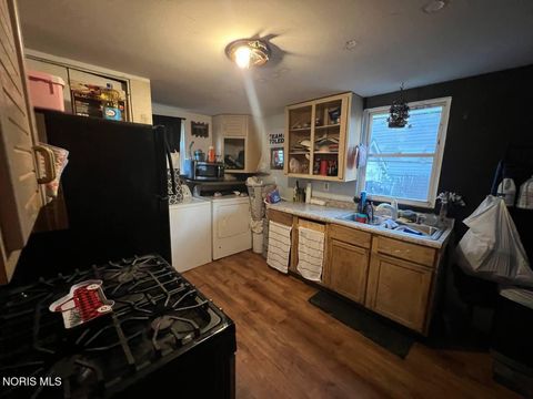 Tiny photo for 160 Dearborn Avenue, Toledo, OH 43605 (MLS # 10004424)