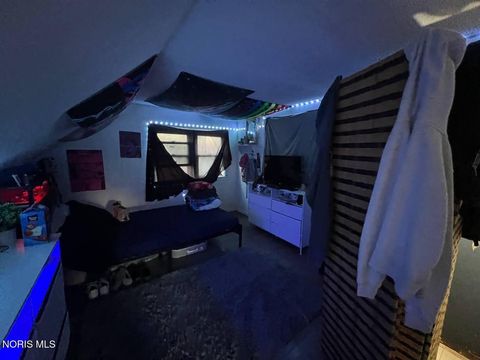 Tiny photo for 160 Dearborn Avenue, Toledo, OH 43605 (MLS # 10004424)