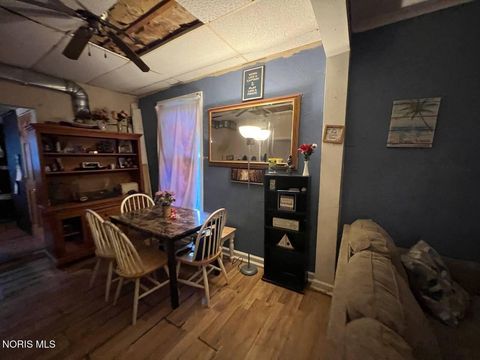 Tiny photo for 160 Dearborn Avenue, Toledo, OH 43605 (MLS # 10004424)