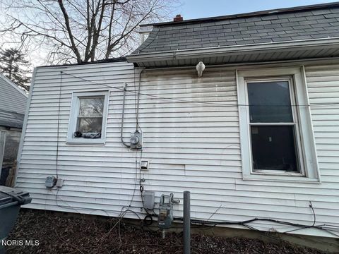 Tiny photo for 160 Dearborn Avenue, Toledo, OH 43605 (MLS # 10004424)