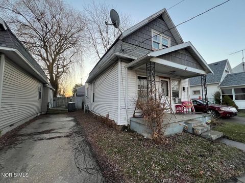 Tiny photo for 160 Dearborn Avenue, Toledo, OH 43605 (MLS # 10004424)