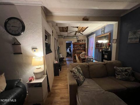 Tiny photo for 160 Dearborn Avenue, Toledo, OH 43605 (MLS # 10004424)