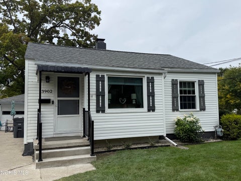 Photo of 3902 Orono Drive, Toledo, OH 43614 (MLS # 10014762)