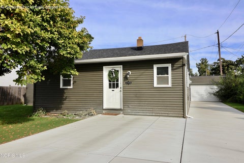 Tiny photo for 2163 Hoops Drive, Toledo, OH 43611 (MLS # 10014835)