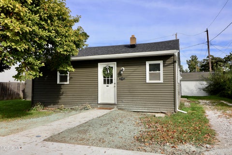 Photo of 2163 Hoops Drive, Toledo, OH 43611 (MLS # 10014835)