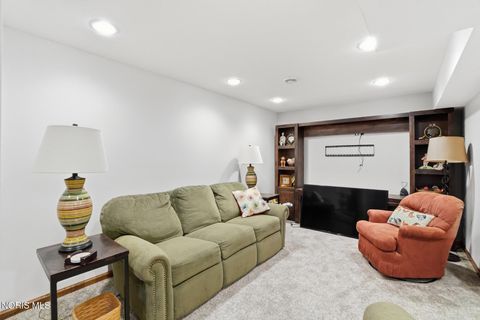 Tiny photo for 1925 Lippincott Avenue, Findlay, OH 45840 (MLS # 10007460)