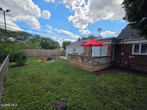 Tiny photo for 2063 Wilshire Avenue, Toledo, OH 43614 (MLS # 10009512)
