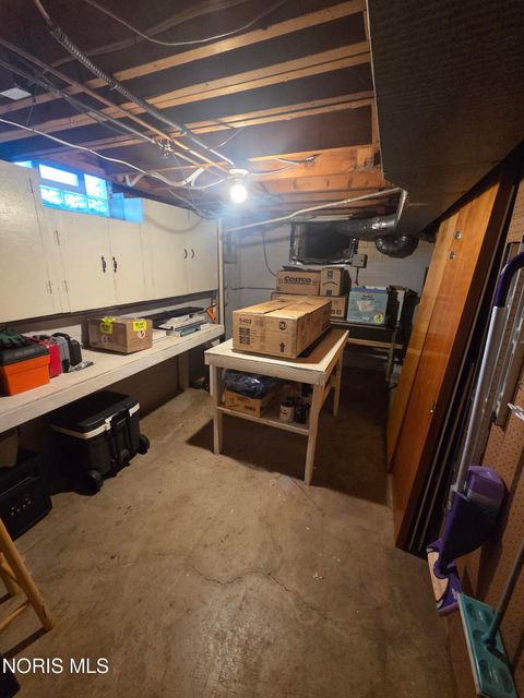 Tiny photo for 2063 Wilshire Avenue, Toledo, OH 43614 (MLS # 10009512)