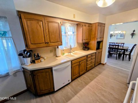Tiny photo for 2063 Wilshire Avenue, Toledo, OH 43614 (MLS # 10009512)