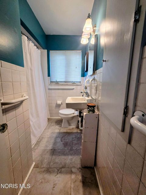 Tiny photo for 2063 Wilshire Avenue, Toledo, OH 43614 (MLS # 10009512)