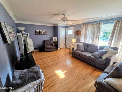 Tiny photo for 2063 Wilshire Avenue, Toledo, OH 43614 (MLS # 10009512)
