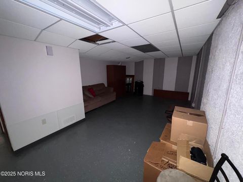 Tiny photo for 1703 Glenross Boulevard, Oregon, OH 43616 (MLS # 10002346)