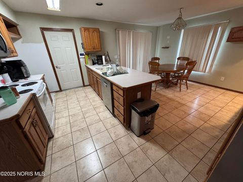 Tiny photo for 1703 Glenross Boulevard, Oregon, OH 43616 (MLS # 10002346)