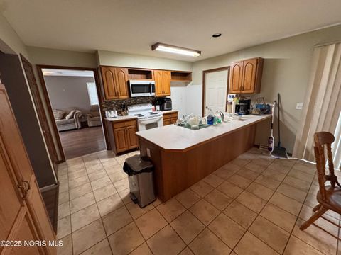 Tiny photo for 1703 Glenross Boulevard, Oregon, OH 43616 (MLS # 10002346)