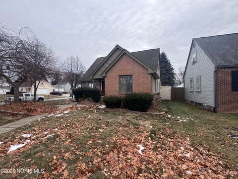 Tiny photo for 1703 Glenross Boulevard, Oregon, OH 43616 (MLS # 10002346)