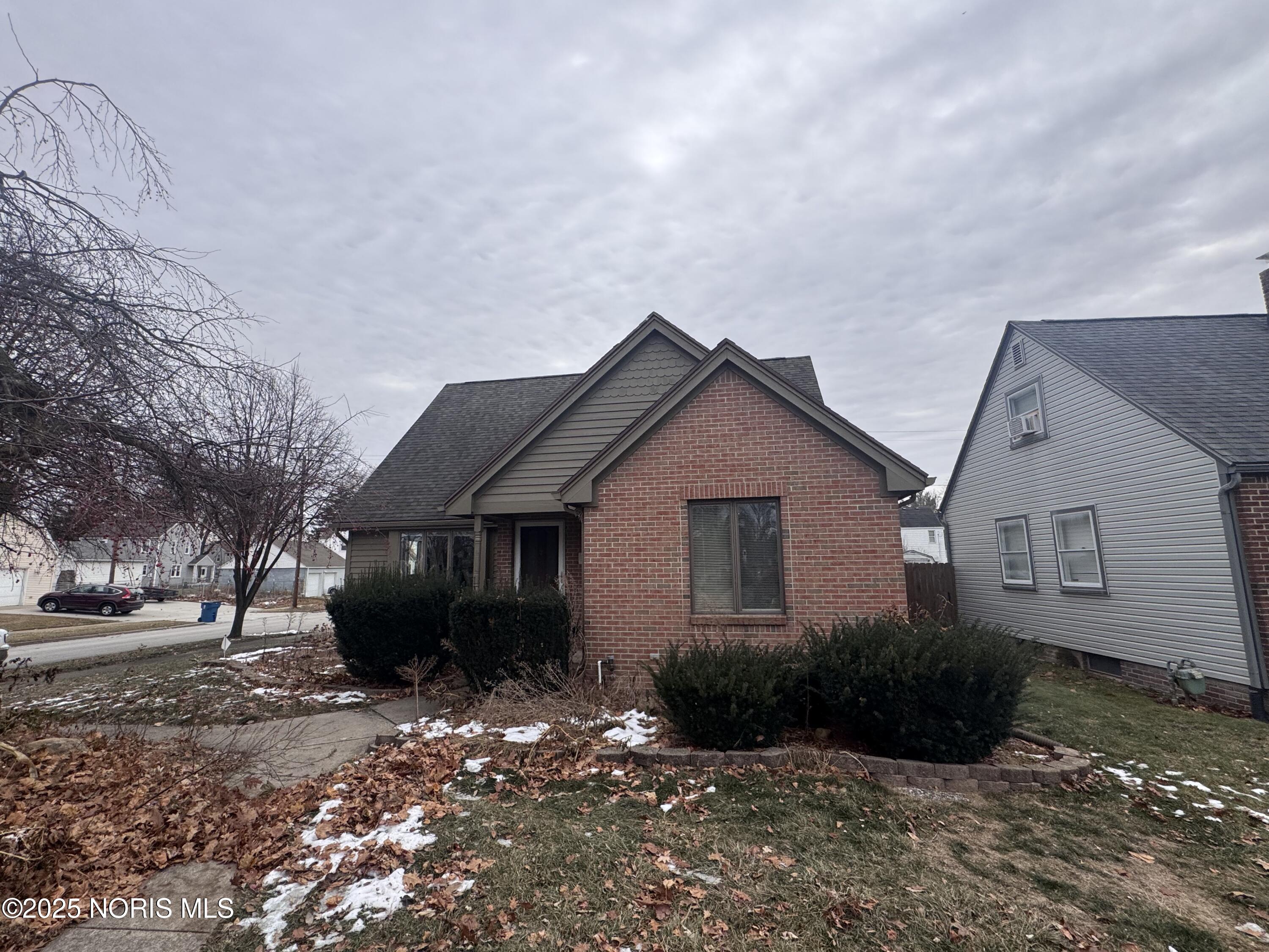 1703 Glenross Boulevard