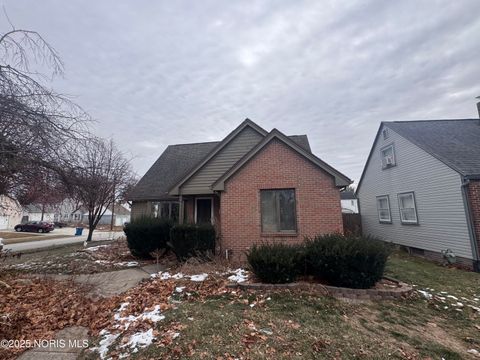 Tiny photo for 1703 Glenross Boulevard, Oregon, OH 43616 (MLS # 10002346)