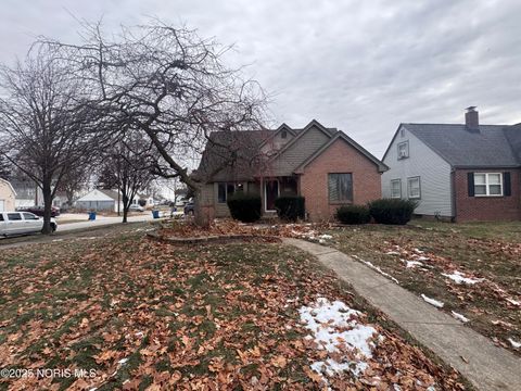 Photo of 1703 Glenross Boulevard, Oregon, OH 43616 (MLS # 10002346)