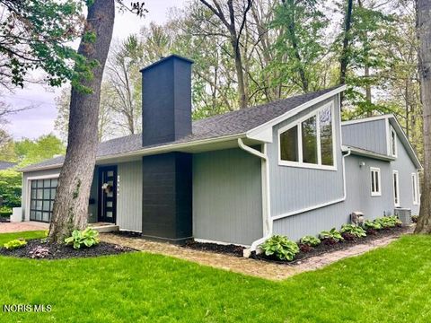 Photo of 1908 Windsor Place, Findlay, OH 45840 (MLS # 10007447)