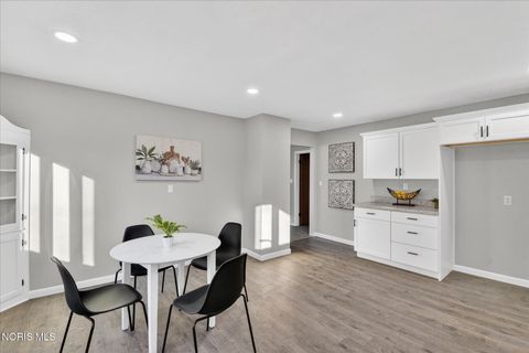 Tiny photo for 507 S Goodyear Street, Oregon, OH 43616 (MLS # 10004507)