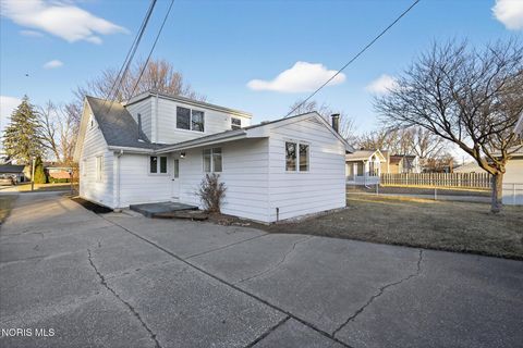 Tiny photo for 507 S Goodyear Street, Oregon, OH 43616 (MLS # 10004507)