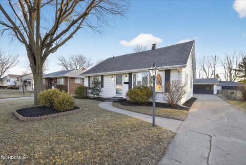 Tiny photo for 507 S Goodyear Street, Oregon, OH 43616 (MLS # 10004507)