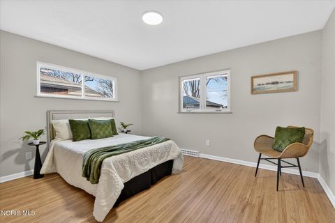 Tiny photo for 507 S Goodyear Street, Oregon, OH 43616 (MLS # 10004507)