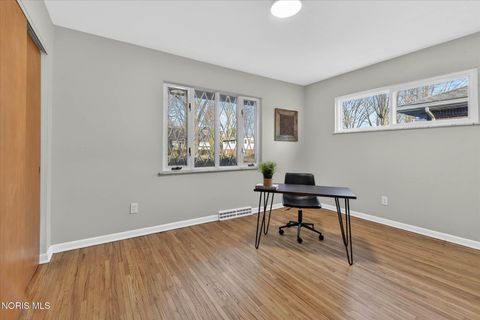 Tiny photo for 507 S Goodyear Street, Oregon, OH 43616 (MLS # 10004507)