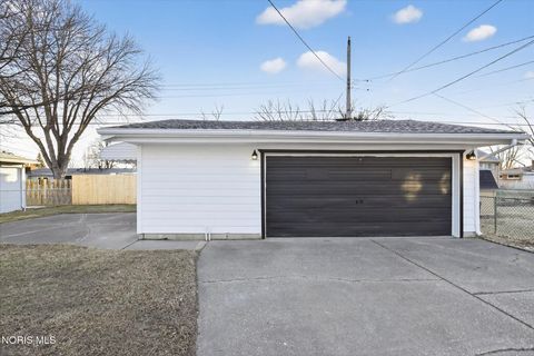 Tiny photo for 507 S Goodyear Street, Oregon, OH 43616 (MLS # 10004507)