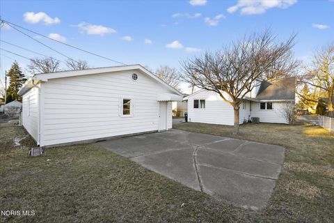 Tiny photo for 507 S Goodyear Street, Oregon, OH 43616 (MLS # 10004507)