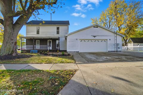 Photo of 104 E Main Street, Haskins, OH 43525 (MLS # 10000571) Photo of 104 E Main Street, Haskins, OH 43525 (MLS # 10000571)